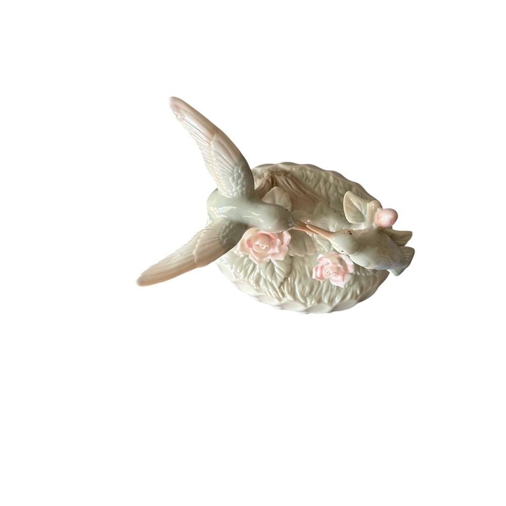 Vintage OCI Omnibus Hummingbird Porcelain Music Box Pink Roses Taiwan - Picture 6 of 10